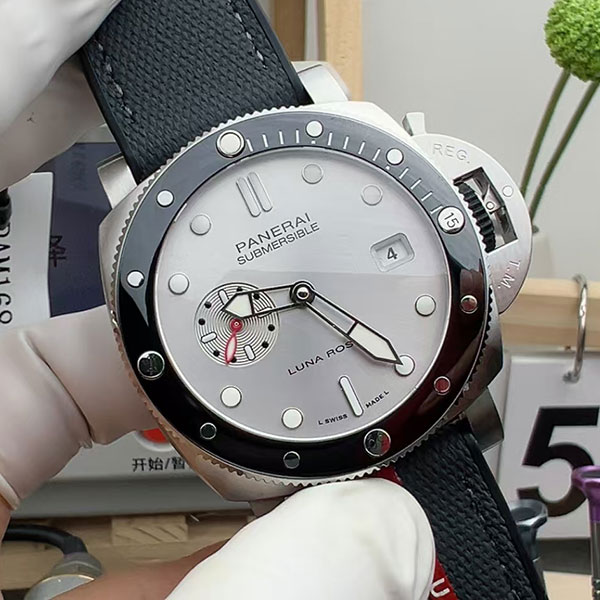 【VS製】パネライコピーPAM01681 サブマーシブル クアランタクアトロ ルナ ロッサ 